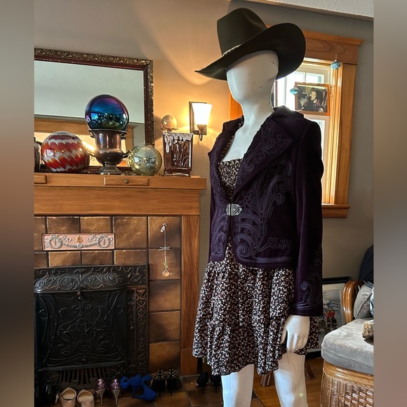 Embroidered purple velvet blazer - Picture 8 of 14